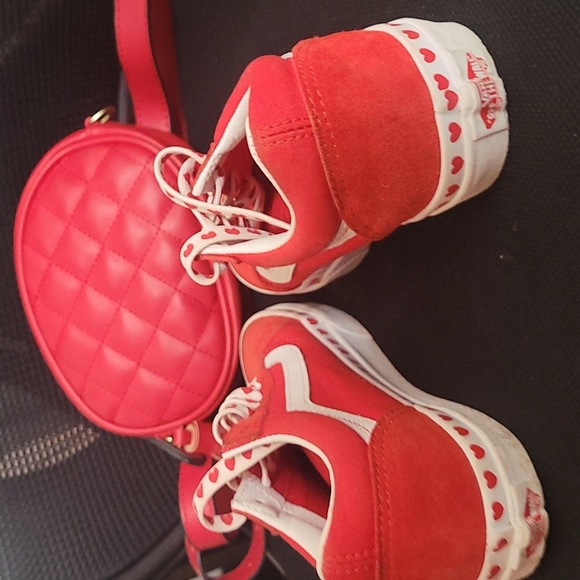 Vans - Picture 4 of 5